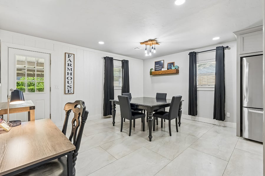 Furnished Finder property 380022_3 photo 23