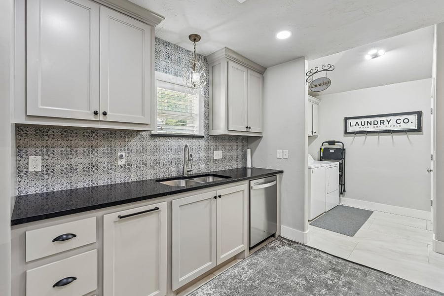 Furnished Finder property 380022_3 photo 16
