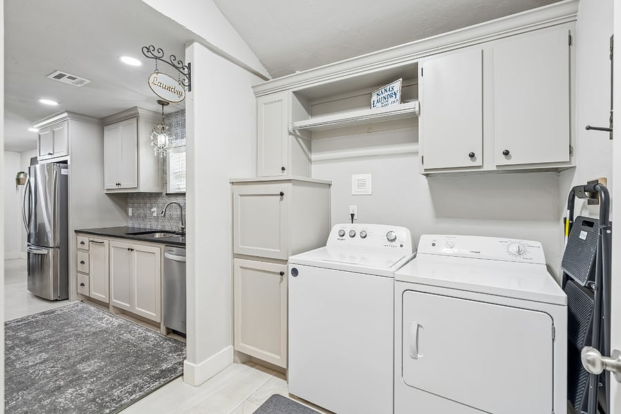 Furnished Finder property 380022_3 photo 28