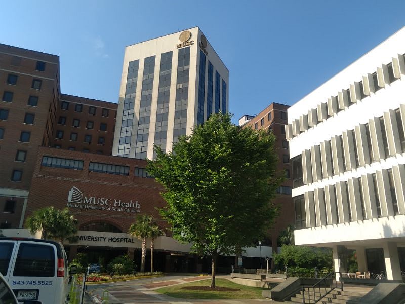 walking distance to Hospitals