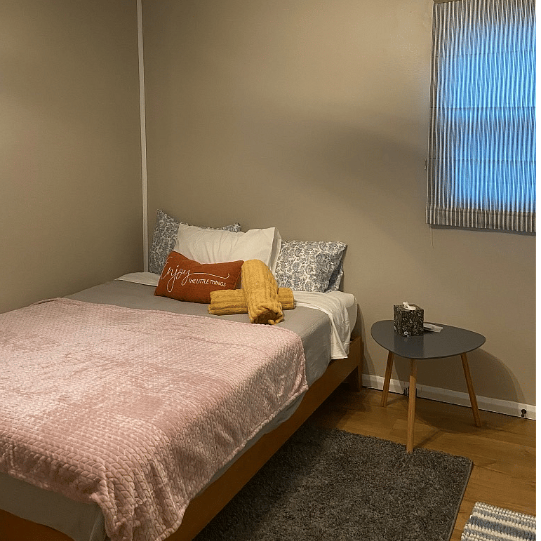 Queen size bed