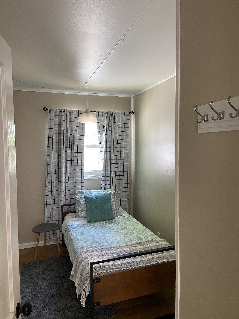 Twin size bed