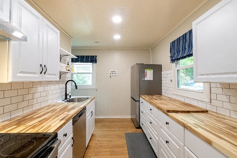 Furnished Finder property 380207_1 photo 5