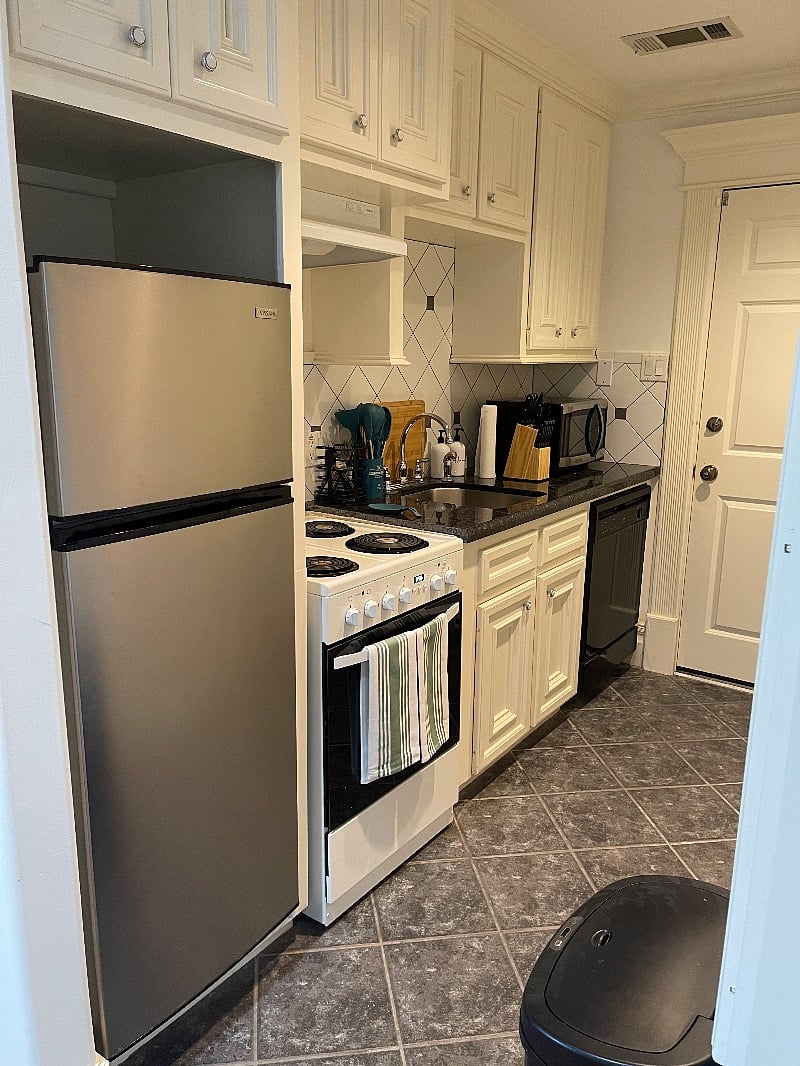 Furnished Finder property 380360_1 photo 13