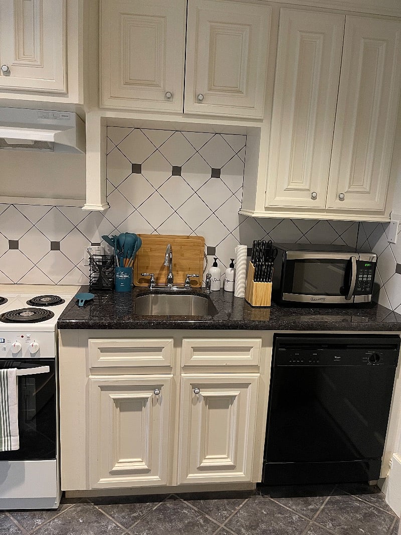 Furnished Finder property 380360_1 photo 15
