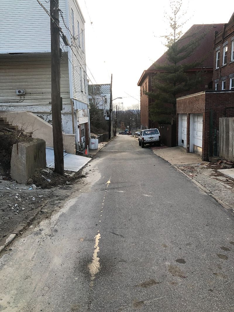 facing 38th st.