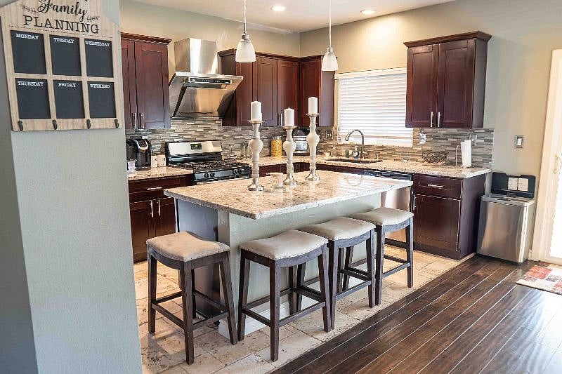 Furnished Finder property 380427_1 photo 30