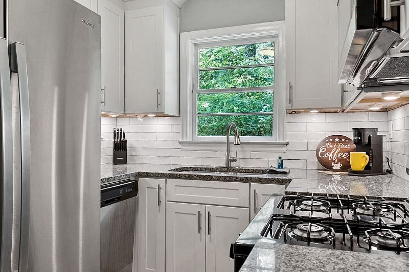 Furnished Finder property 380472_1 photo 17