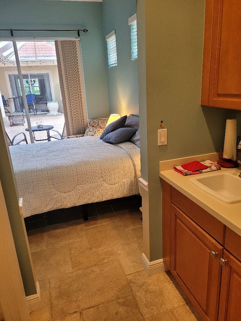 Furnished Finder property 380500_1 photo 1