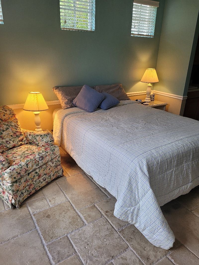 Queen size adjustable bed and all other furniture shown included.