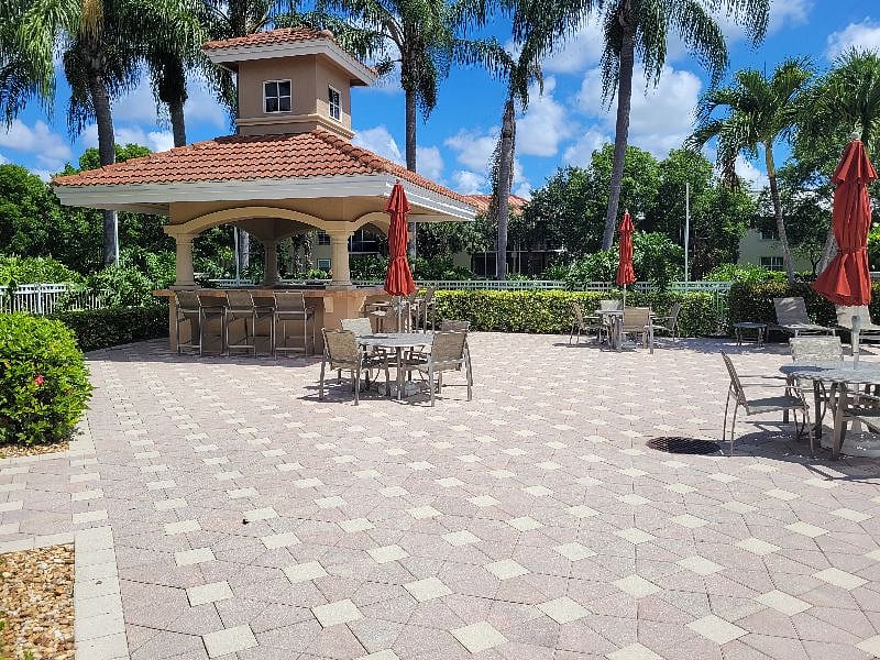 Furnished Finder property 380500_1 photo 9