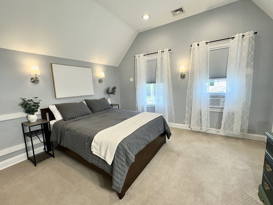 Bedroom 2 with queen size bed and 2 closets.