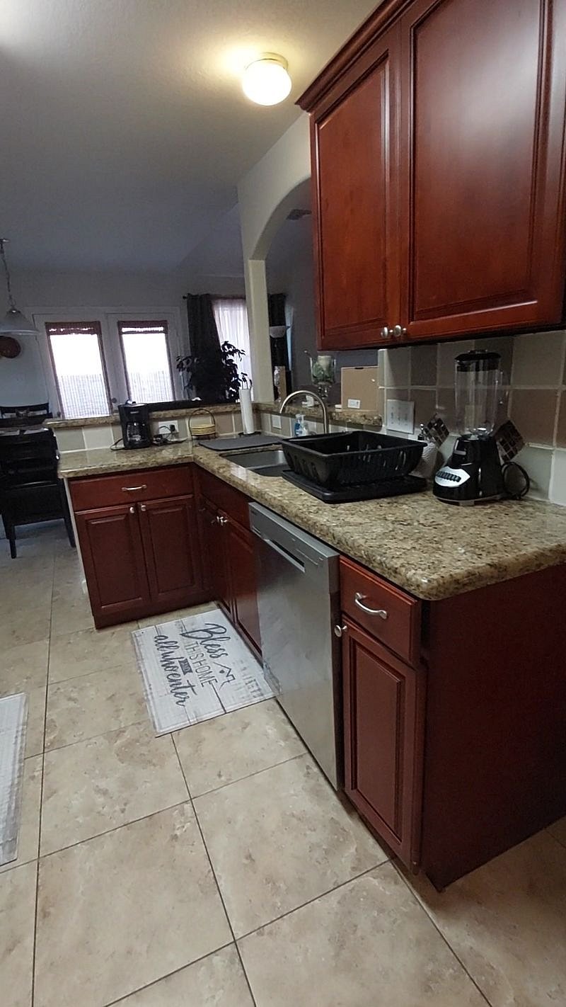 Furnished Finder property 380539_1 photo 12
