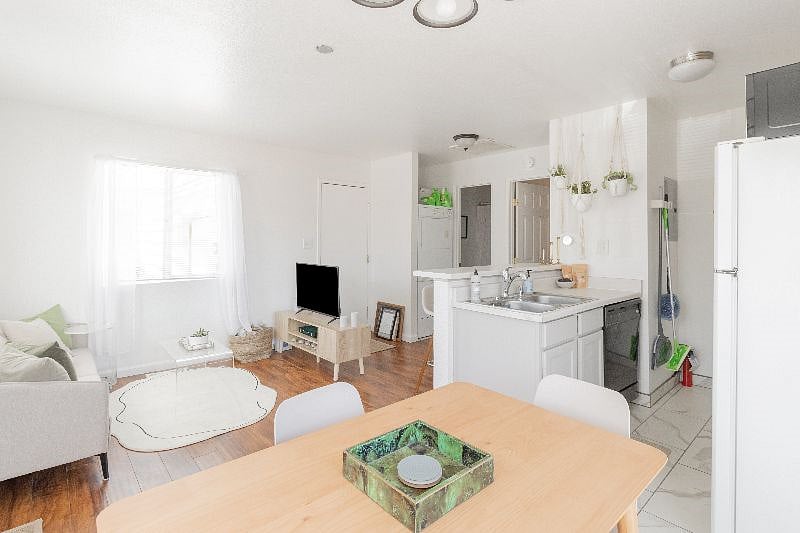 Furnished Finder property 380557_1 photo 7