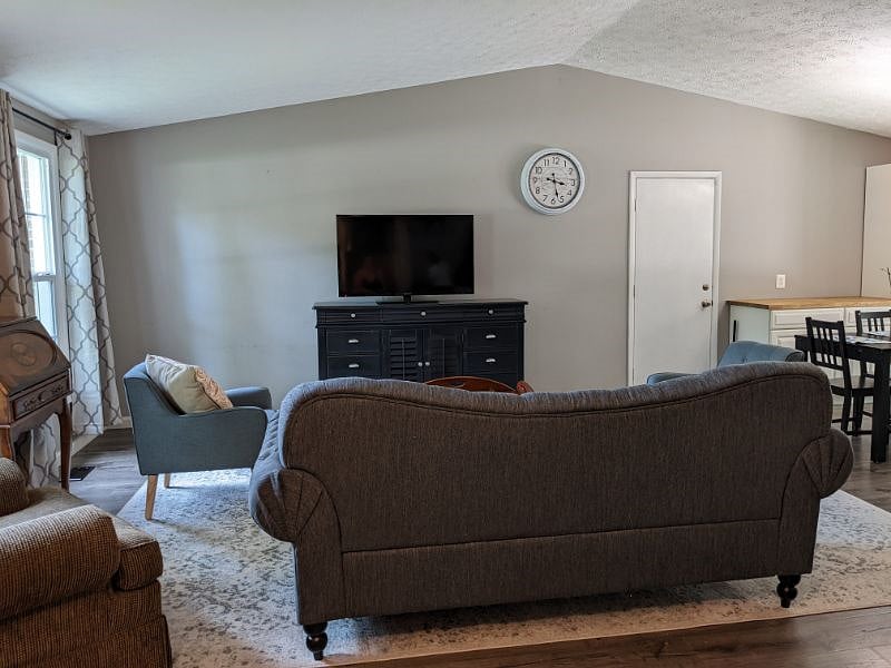 Furnished Finder property 380606_2 photo 6