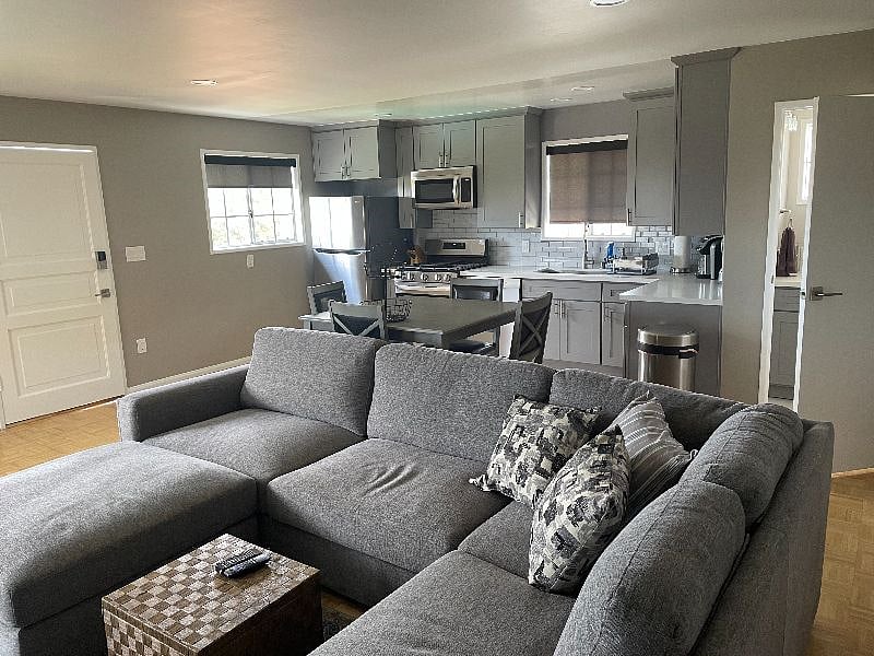 Furnished Finder property 380650_1 photo 4