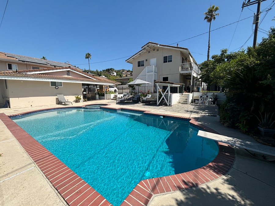 Furnished Finder property 380650_1 photo 26