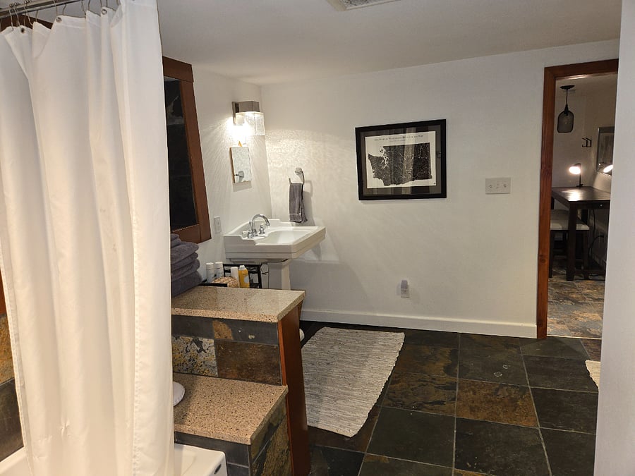 Furnished Finder property 380671_1 photo 11