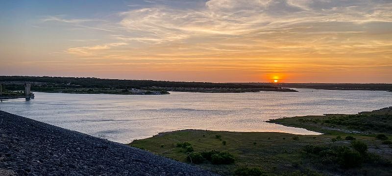 4 Mile Bike or Short Drive to Beautiful Lake Georgetown
