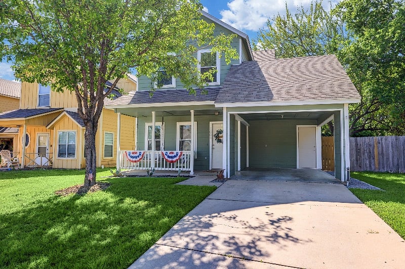 Don't miss the opportunity to stay in this lovely home in Georgetown!