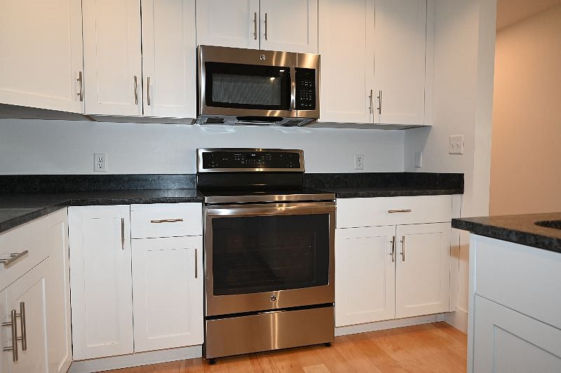 Furnished Finder property 380784_1 photo 8