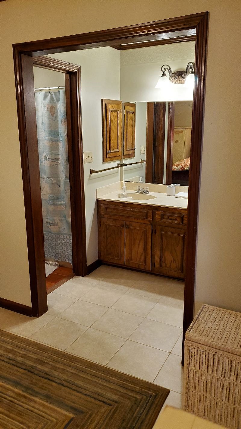Furnished Finder property 380791_1 photo 12