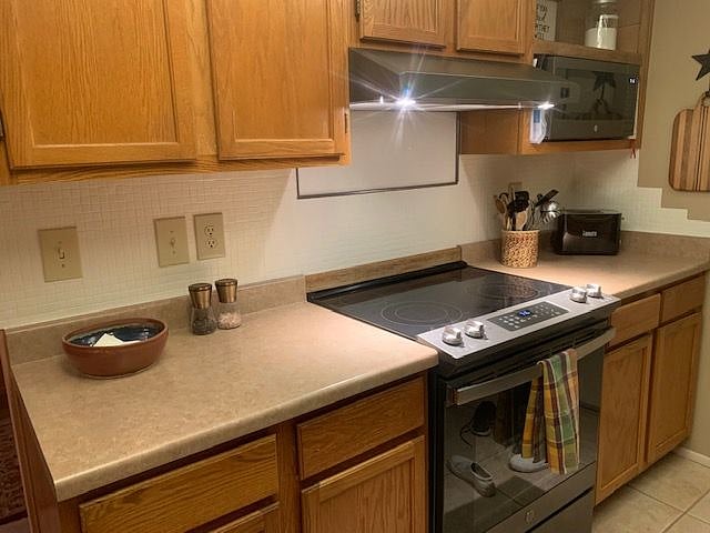 Furnished Finder property 380900_1 photo 3
