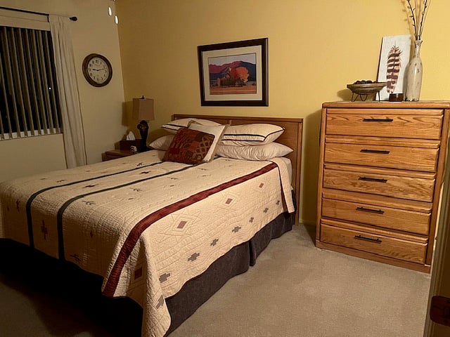 Guest bedroom - Queen bed