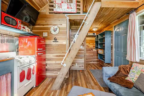 Be sure to always use the hand rails on your way up or down the stairs to the sleep loft.
