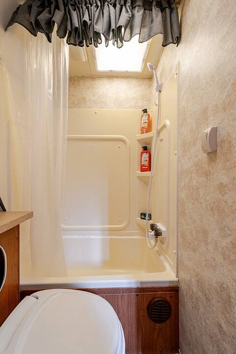Furnished Finder property 380932_2 photo 16