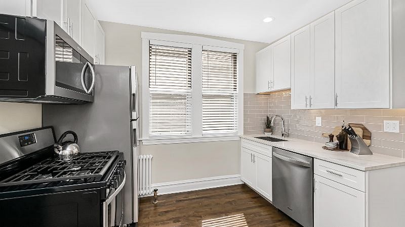 Fully stocked Kitchen with everything you need to make your next culinary masterpiece!