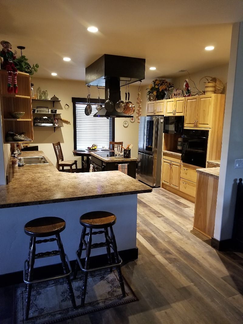 Furnished Finder property 381005_1 photo 3