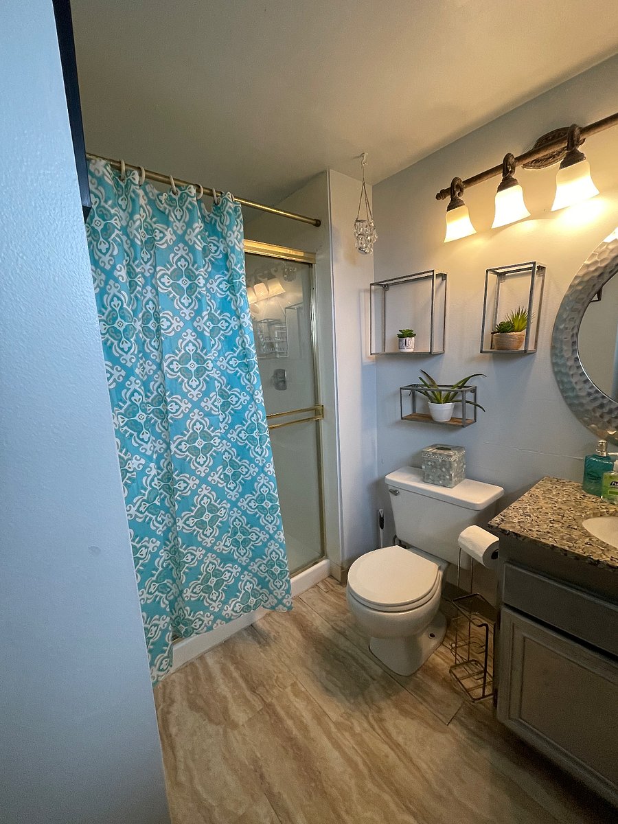 Master bedroom private bath