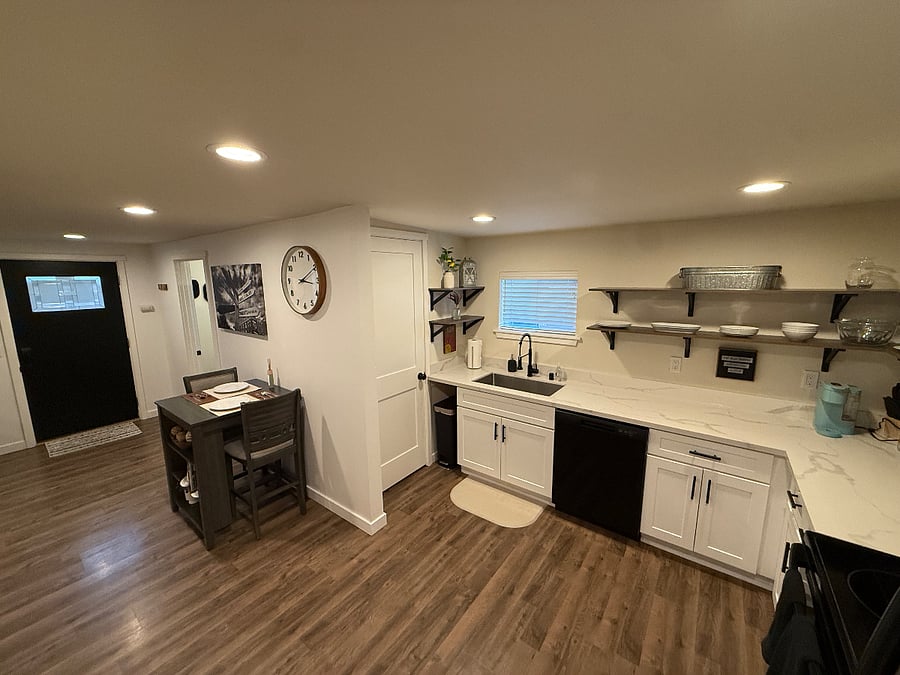 Furnished Finder property 381101_1 photo 7