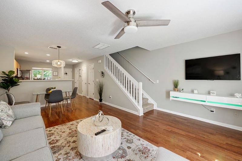 Furnished Finder property 381109_1 photo 5