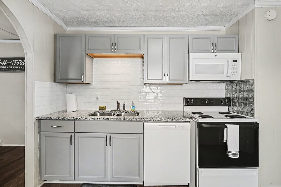 Simple kitchen setup for everyday cooking
