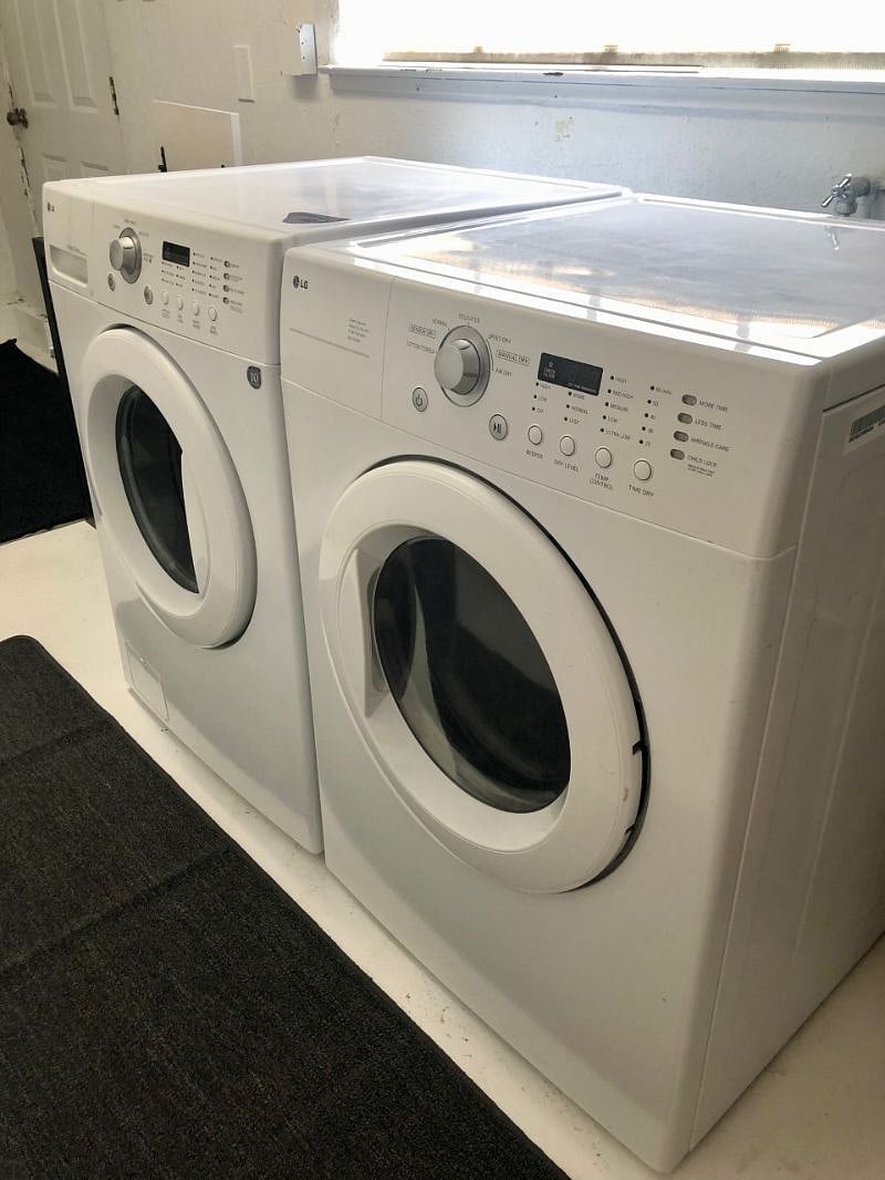 In unit washer and dryer.