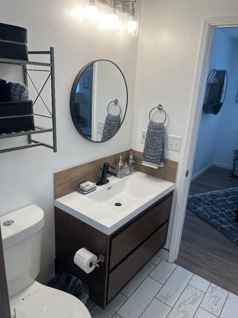 Bathroom vanity