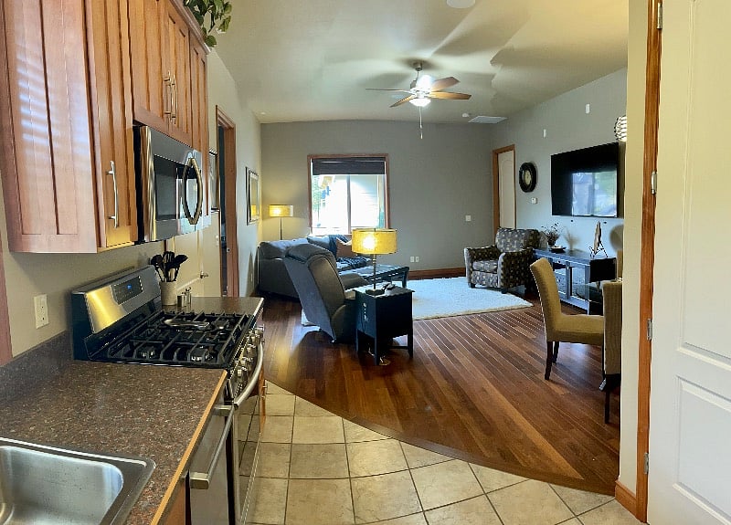 Furnished Finder property 381418_1 photo 3