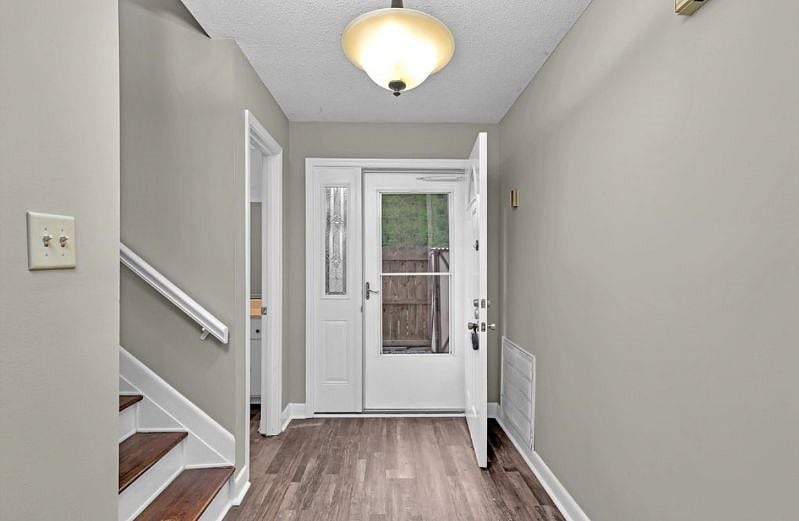 Furnished Finder property 381474_1 photo 2