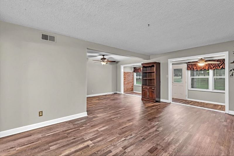 Living room/dining room open plan