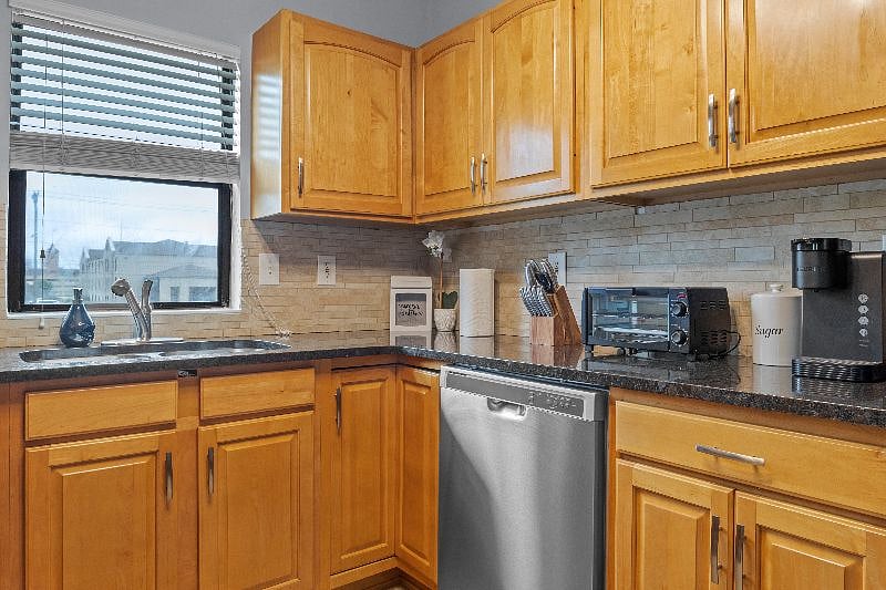 Furnished Finder property 381486_2 photo 25