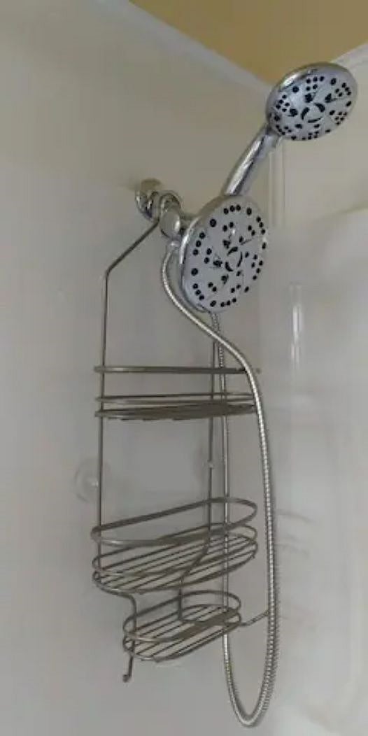 Large versatile shower head