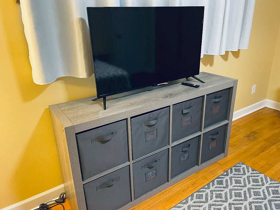 TV (with local and streaming channels)