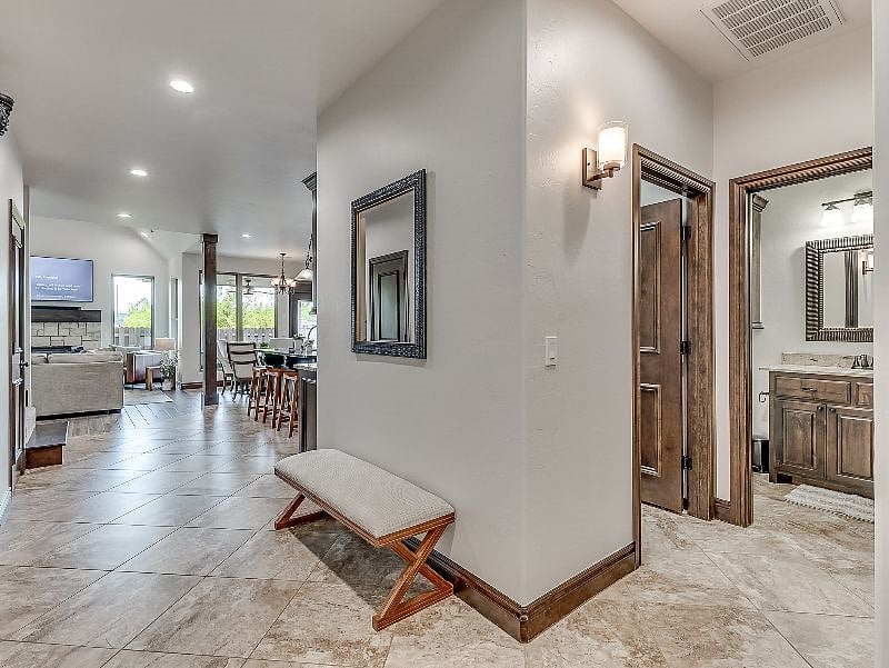 Furnished Finder property 381644_1 photo 23