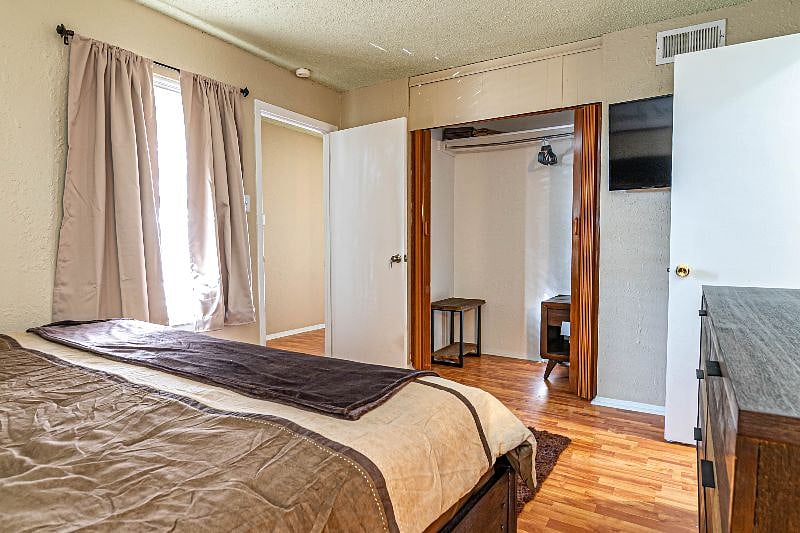 Furnished Finder property 381682_3 photo 9