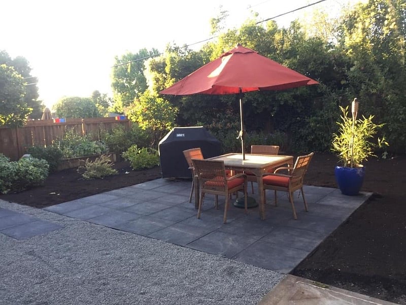 garden grill. Its a nice spacious and quiet backyard. Perfect for summer nights