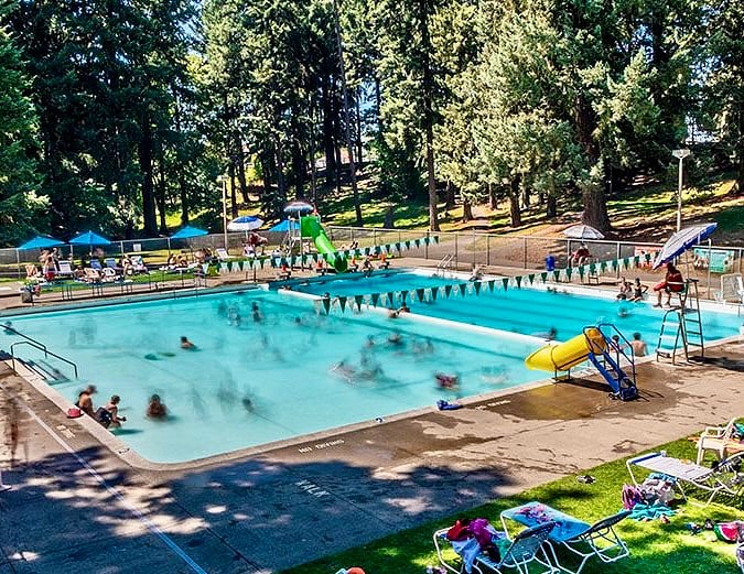 5 minute walk to the community pool, a rare find in the city. Open Memorial Day - Labor Day