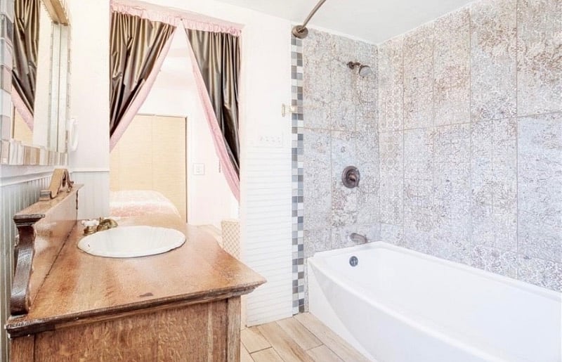 Furnished Finder property 381801_1 photo 8