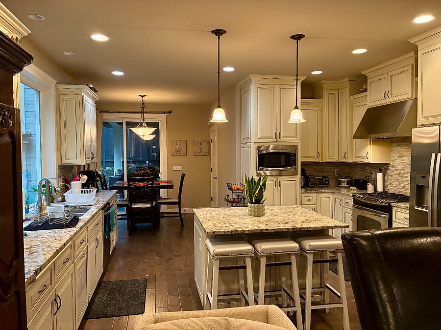 Kitchen area: appliances: Microwave, Fridge, gas stove, air fryer, toaster, toaster oven, Coffee maker, slow cookers, Waffle maker, Mixer, Blender, Magic bullet ....